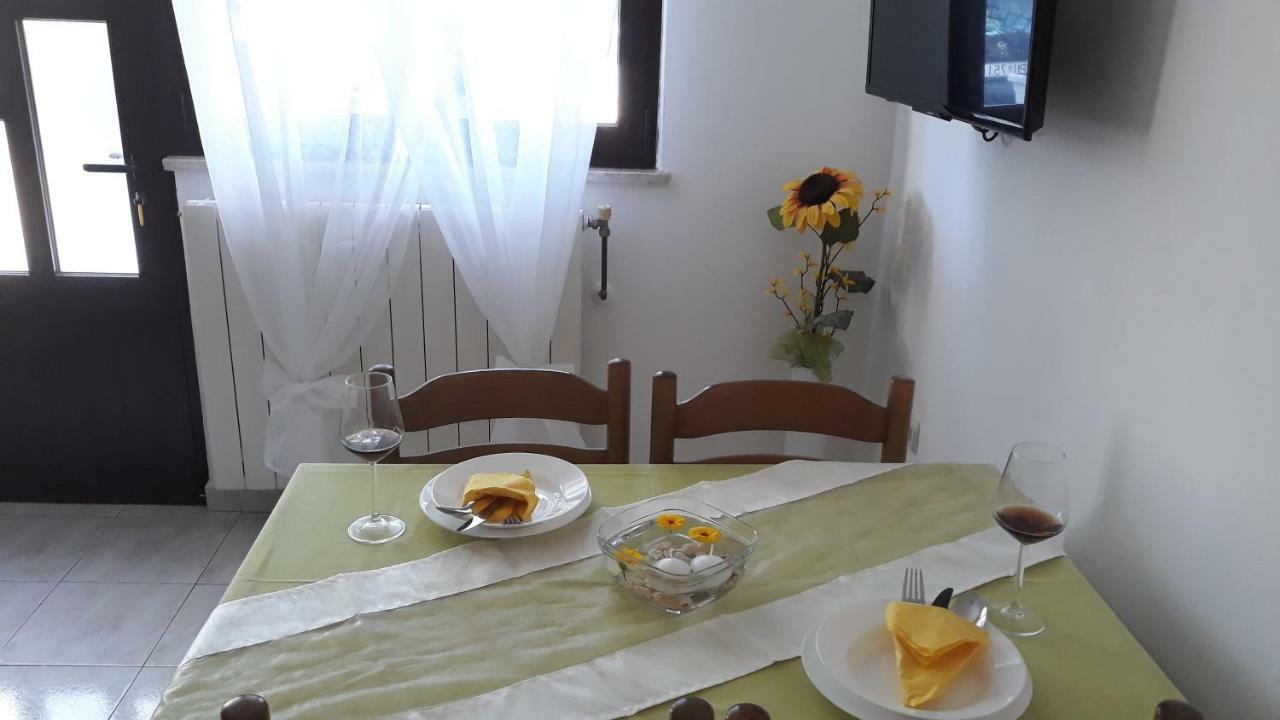 דירות לאבין Apartman Katuri מראה חיצוני תמונה