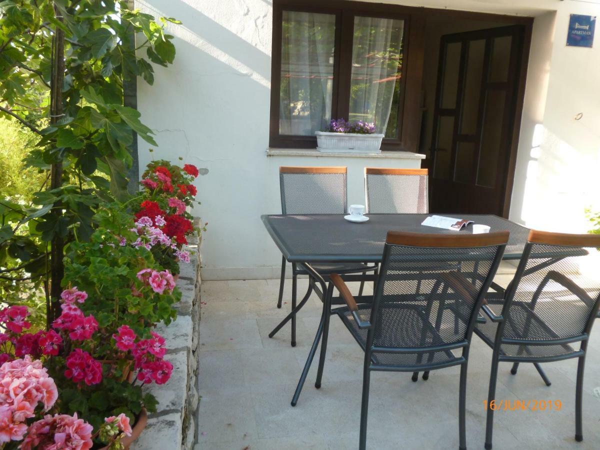דירות לאבין Apartman Katuri מראה חיצוני תמונה