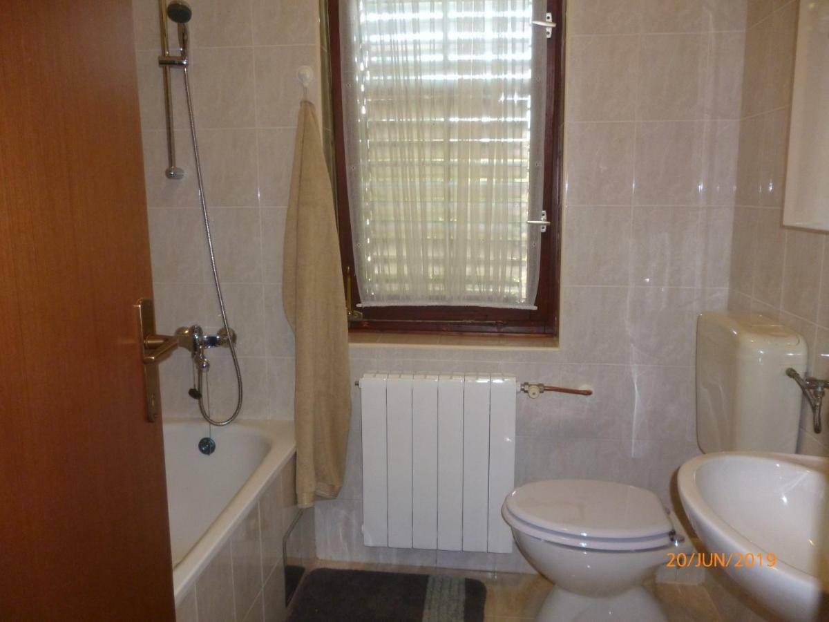 דירות לאבין Apartman Katuri מראה חיצוני תמונה